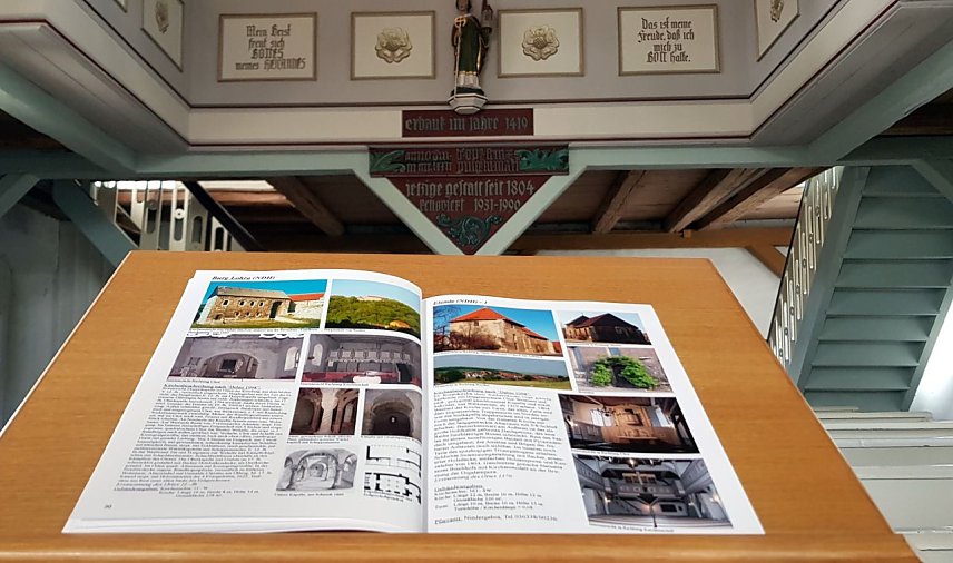 Bild: Das S&uuml;dharzer Kirchenlexikon liegt bereit