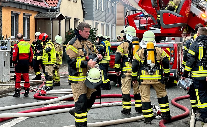 Bild: Einsatzkr&auml;fte gestern in Salza