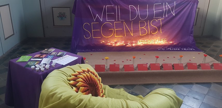 Bild: Offene Kirche in Elende feiert