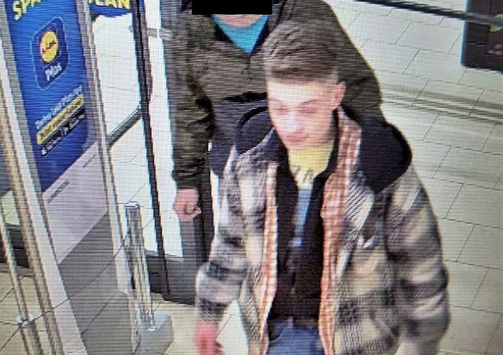 Bild: Wer erkennt diese Person?