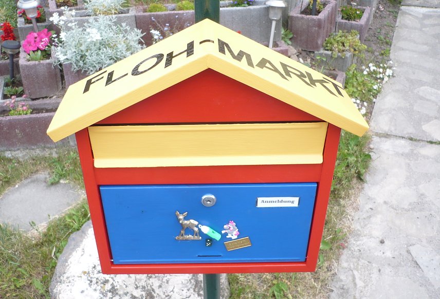 Bild: Abgabestation f&uuml;r die Anmeldungen zum Flohmarkt im Naturschwimmbad Heldrungen