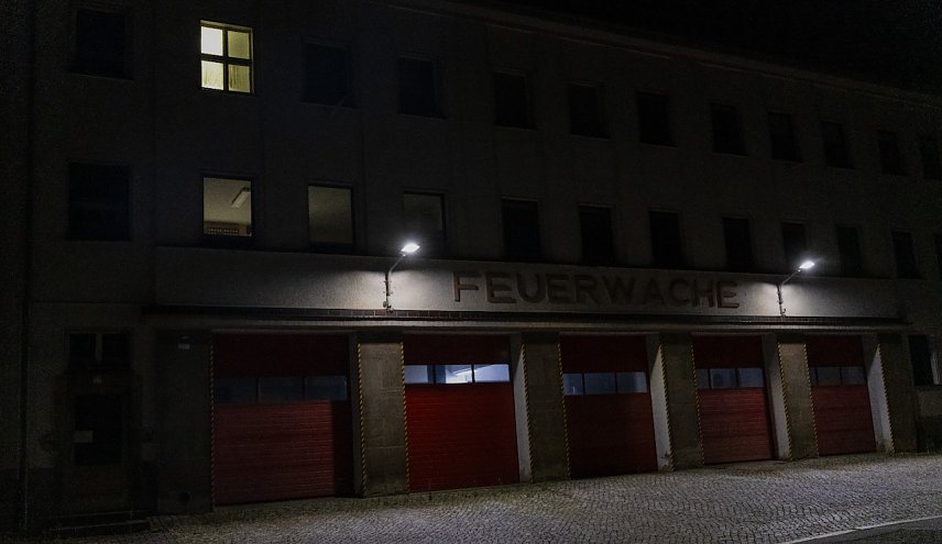 Bild: Die alte Nordh&auml;user Feuerwache in der Nacht des 3. Juli dieses Jahres