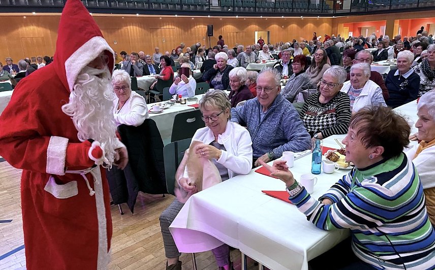 Bild: Weihnachtsfeier in der Obereichsfeldhalle