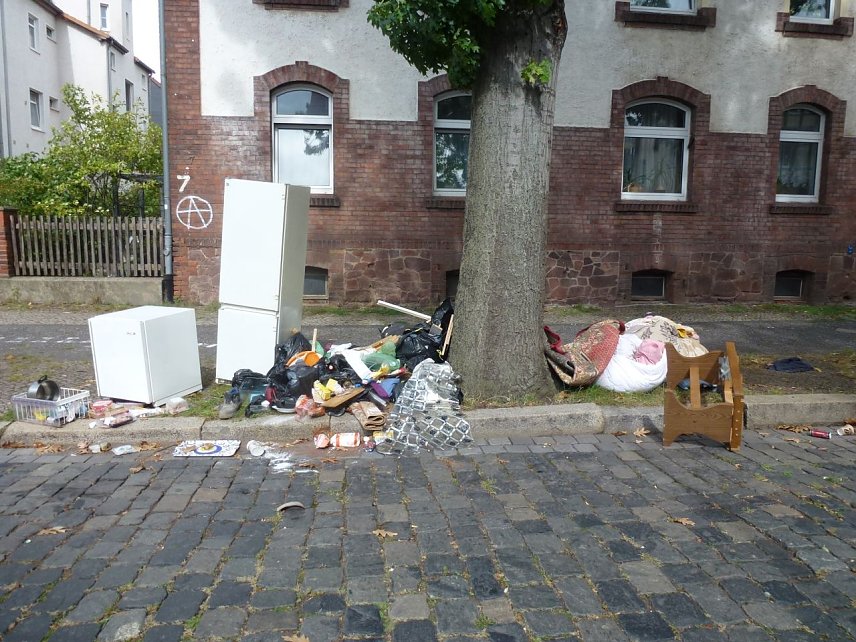 Bild: Chaos in der Neanderstra&szlig;e