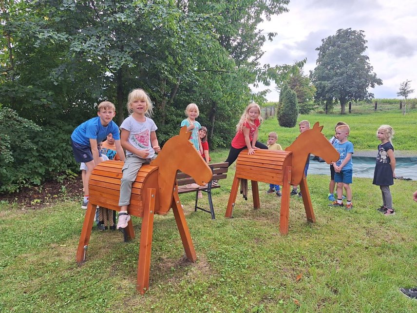 Bild: Ponyfest im Hort