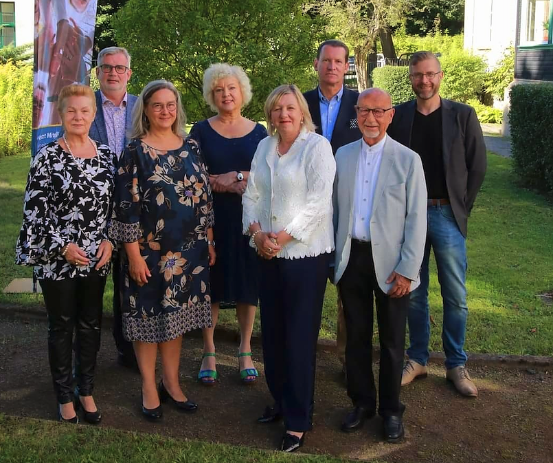 Bild: v.l: Silvia B&ouml;hme, Ministerin Heike Werner, Martina R&ouml;der, Rolf H&ouml;fert, Stefan N&uuml;ssle, Iris Meyenburg-Altwarg, Stephan Kreuels, Mario Gie&szlig;ler