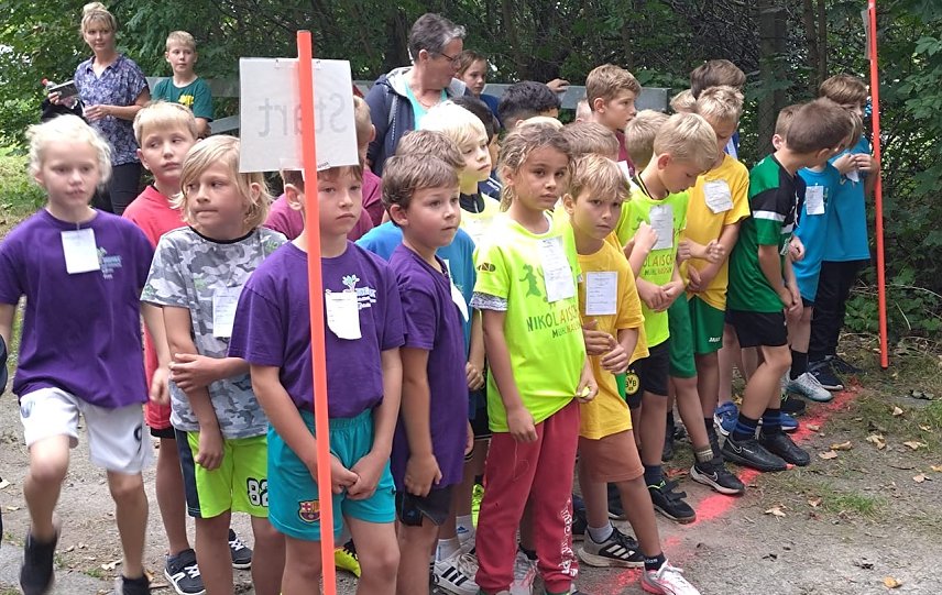 Bild: Crosslauf im Badew&auml;ldchen mit 500 Kindern