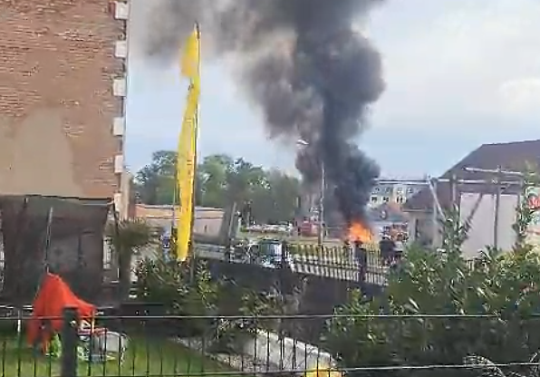 Bild: Feuer auf der Brache an der Bruno-Kunze Stra&szlig;e