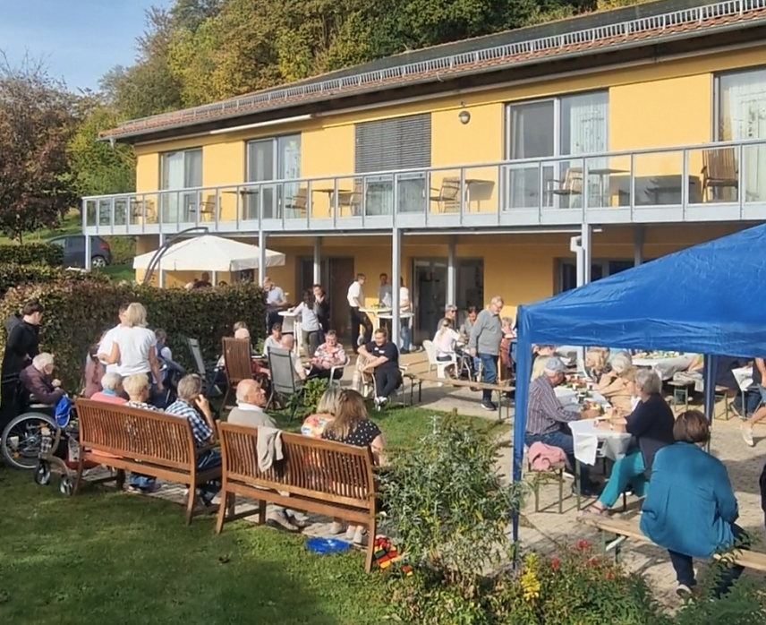 Bild: Apfelfest im Haus Geborgenheit in Neustadt