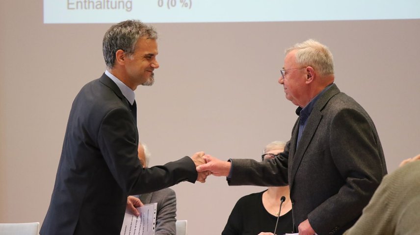 Bild: Im Stadtrat wurde heute Kai Buchmann f&uuml;r seine zweite Amtszeit vereidigt