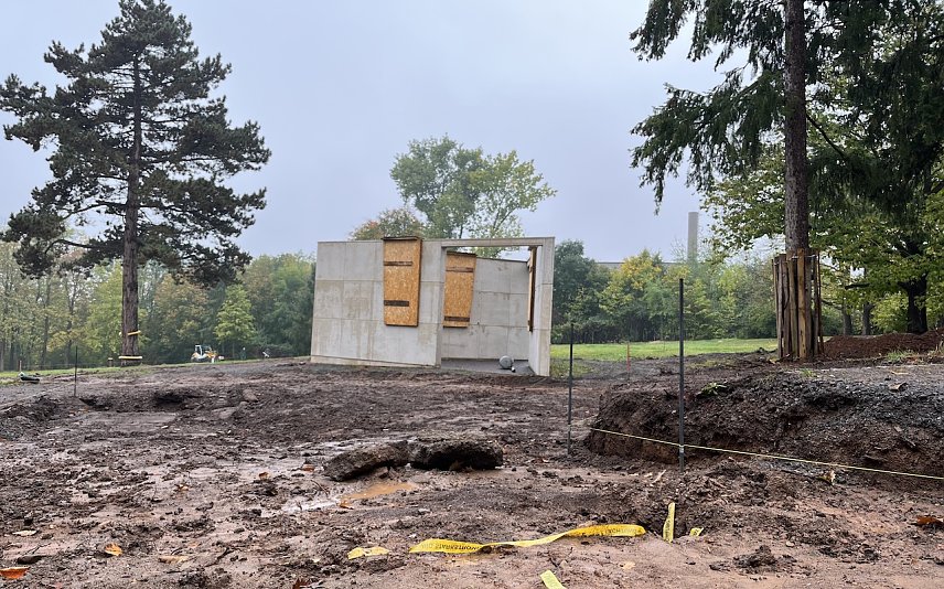 Bild: Bauarbeiten auf dem Ehrenfriedhof
