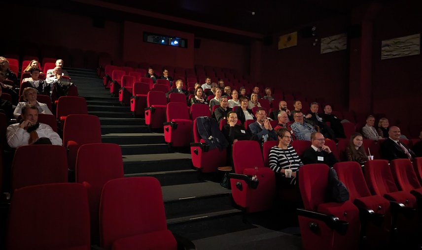 Bild: Unternehmertreffen im Kino