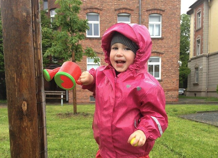 Bild: Auch die kleine Hanna hat 2013 flei&szlig;ig geholfen