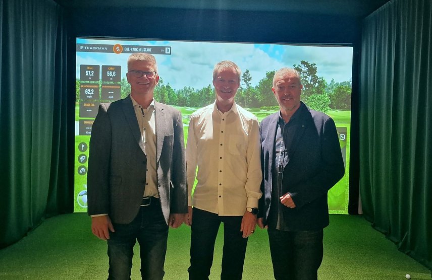 Bild: v.l.: Andr&eacute; Materlik, Andreas Meyer und Uwe Lier bei der Jubil&auml;umsfeier der LK Sportmarketing GmbH