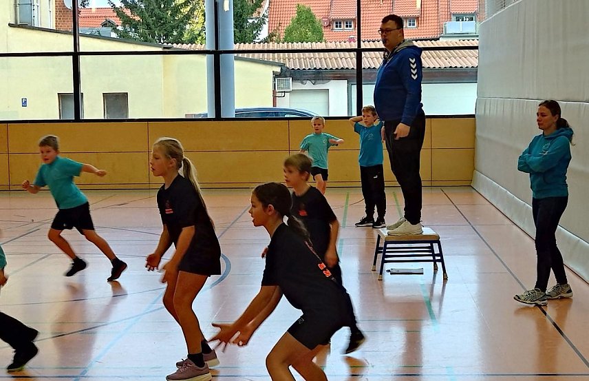 Bild: Hundert Kinder hatten sportlichen Spa&szlig;
