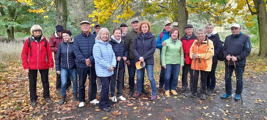 Bild: G&ouml;rsbacher Wandergruppe unterwegs in Ballenstedt