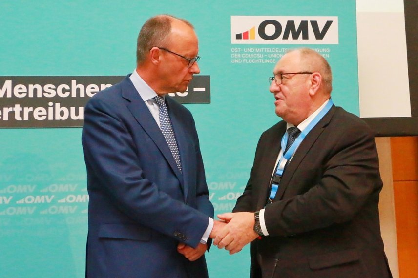 Bild: F&uuml;r den neuen Bundesvorsitzenden der OMV gab es auch Gl&uuml;ckw&uuml;nsche von Friedrich Merz