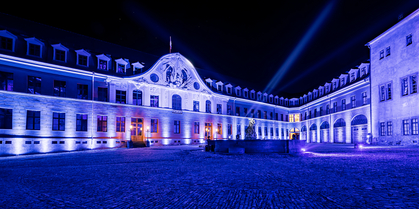Bild: Auf dem Schlosshof soll es zu ersten "Wei&szlig;en Schlossweihnacht" festlich einhergehen