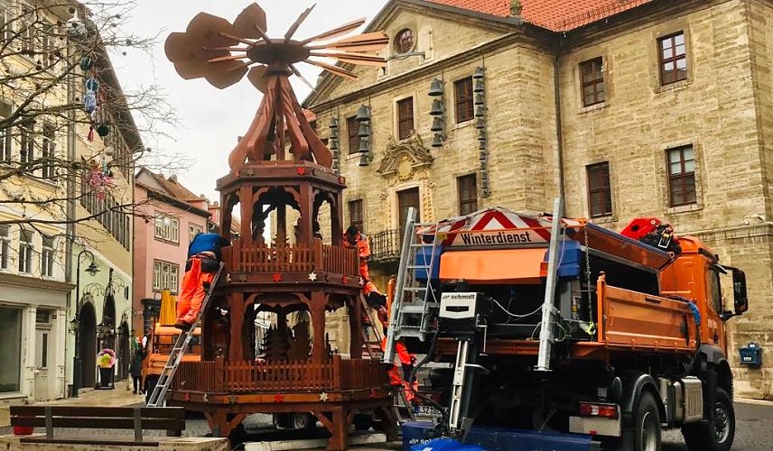 Bild: Die Vorbereitungen f&uuml;r eine stimmungsvolle Weihnachtszeit sind in der Innenstadt in vollem Gange