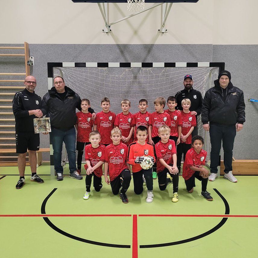 Bild: Neue Spielkleidung f&uuml;r die Harztor E-Junioren 