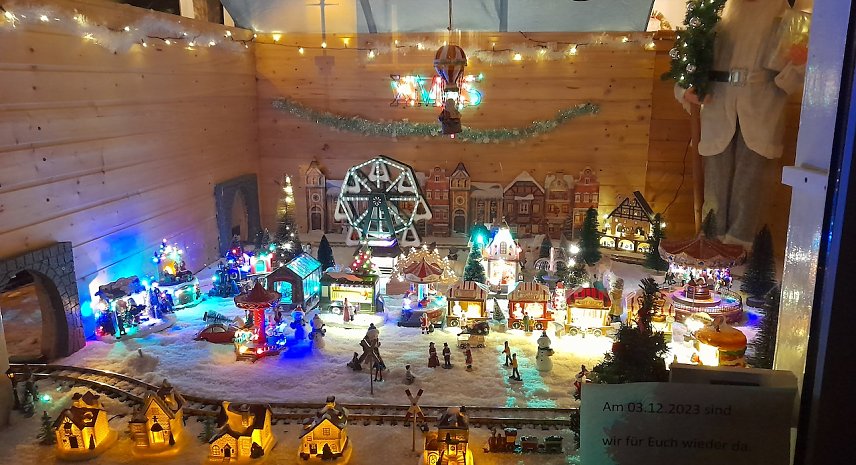 Bild: Weihnachtliches Schaufenster in Heringen