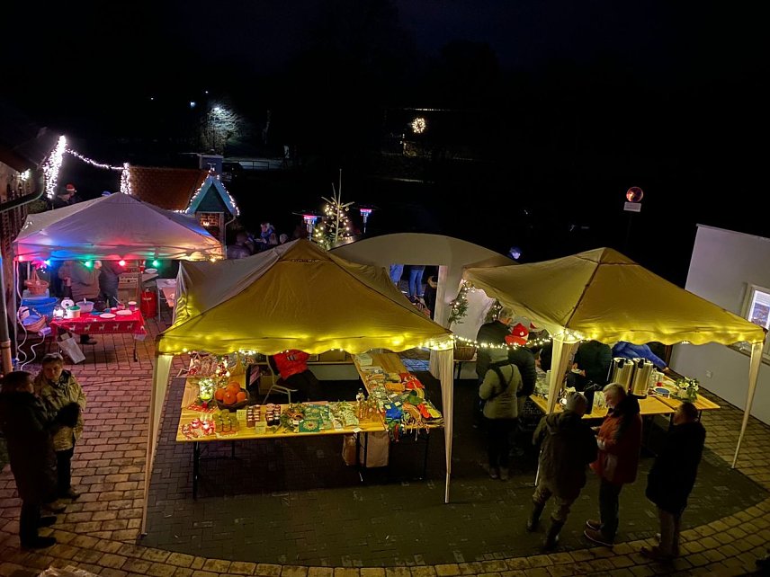 Bild: Weihnachtsmarkt in Hochstedt