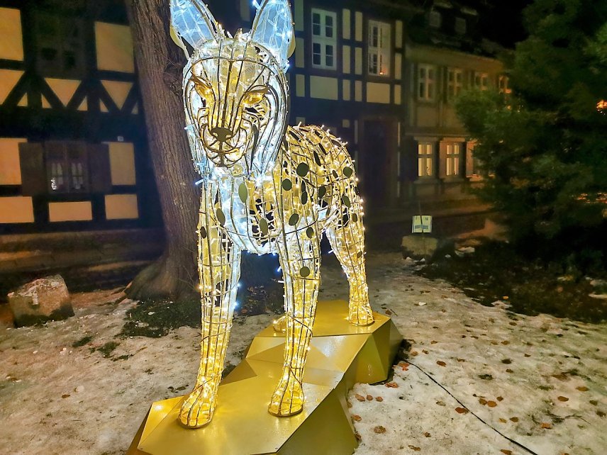 Bild: Der Luchs ist ein richtiger Hingucker auf dem Weihnachtsmarkt in Wernigerode 