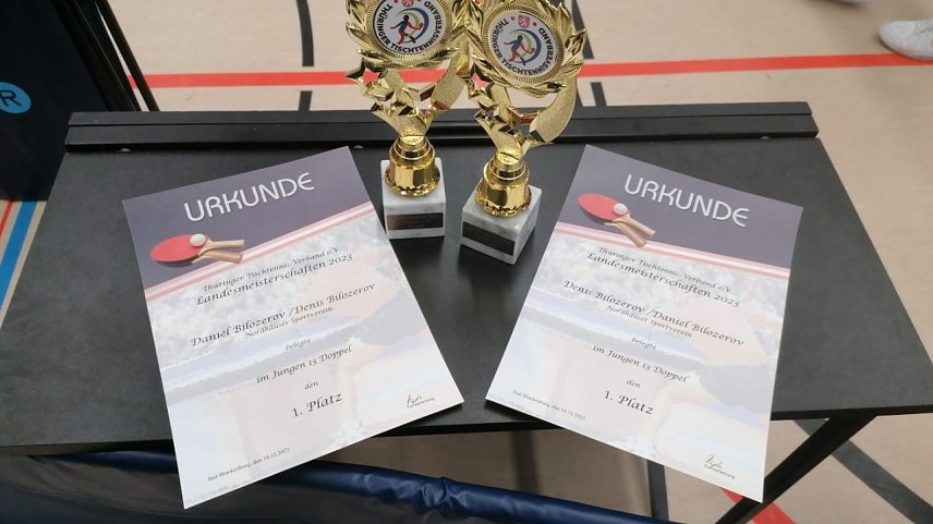 Bild: In der Doppelkonkurrenz konnte das Nordh&auml;user Duo ihren Titel verteidigen
