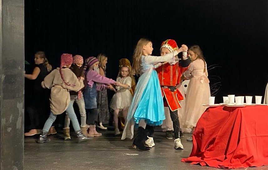 Bild: Schneewittchen in der F&ouml;rstemann-Grundschule