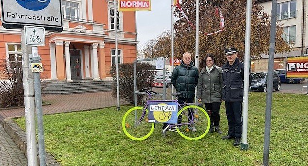 Bild: Aktion der Kreisverkehrswacht zur dunkeln Jahreszeit