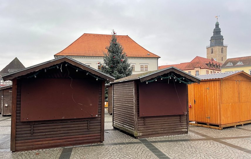 Bild: Es sind noch Buden f&uuml;r den traditionellen Weihnachtsmarkt in Sondershausen frei