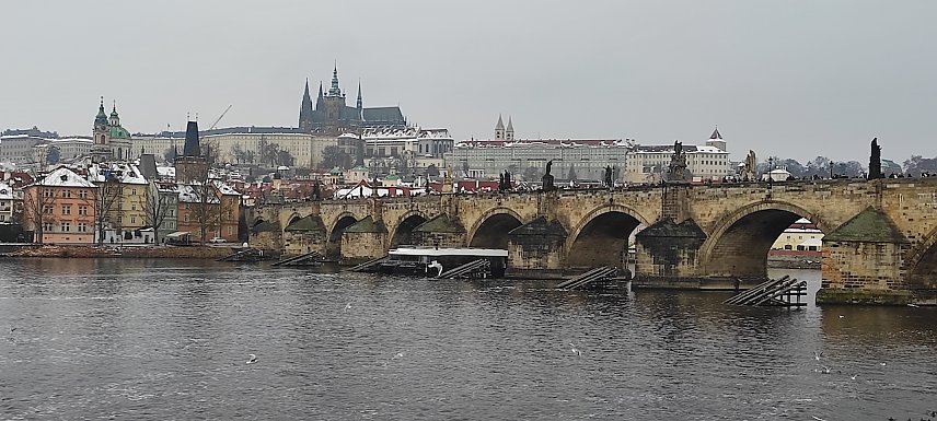 Bild: Karlsbr&uuml;cke in Prag am 2.Advent