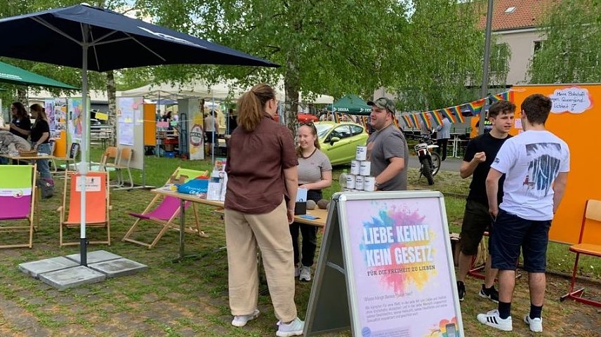 Bild: Infostand des KiJuPas am Tag der offenen T&uuml;r HS Nordhausen
