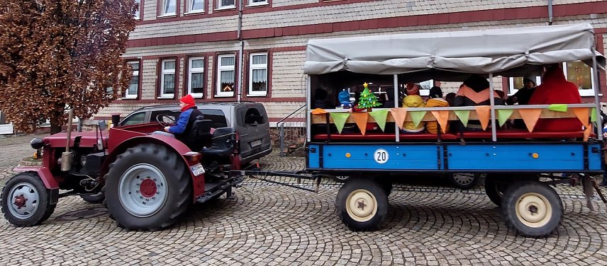 Bild: Weihnachtliche Ausfahrt mit dem Weihnachtsmann