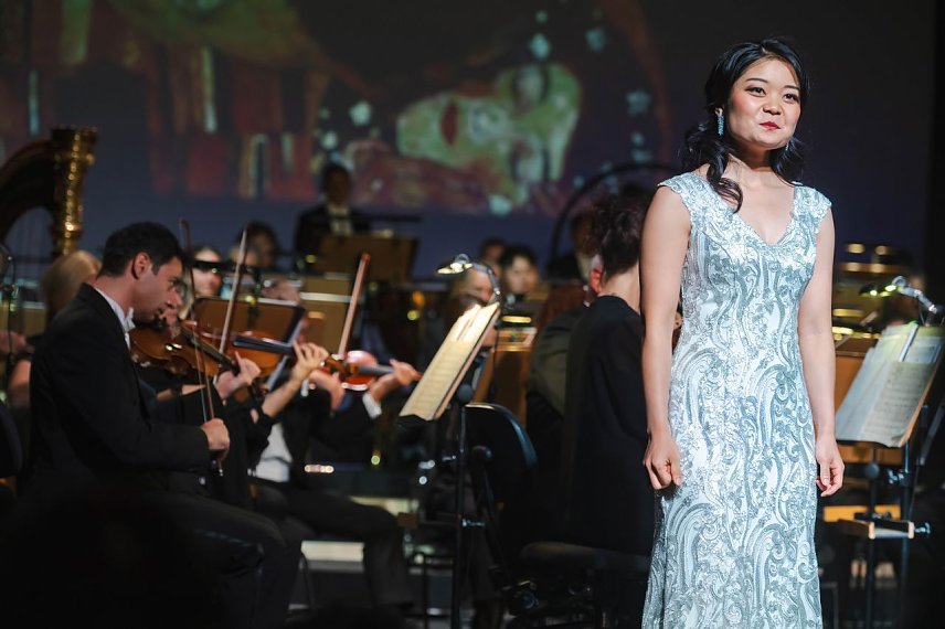 Bild: Rina Hirayama bei der Er&ouml;ffnungsgala des Theater im Anbau