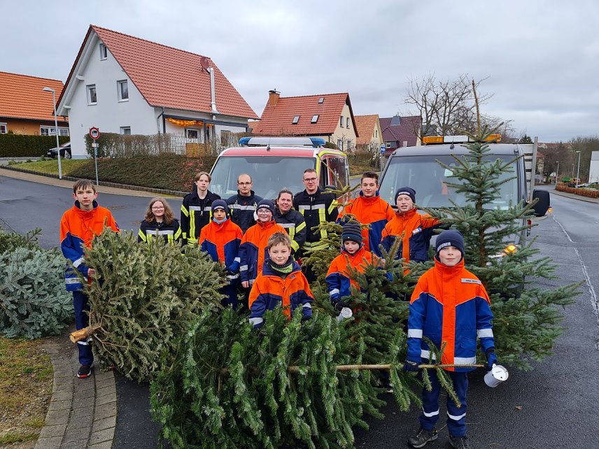 Bild: Weihnachtsbaumaktion der Jugendfeuerweher