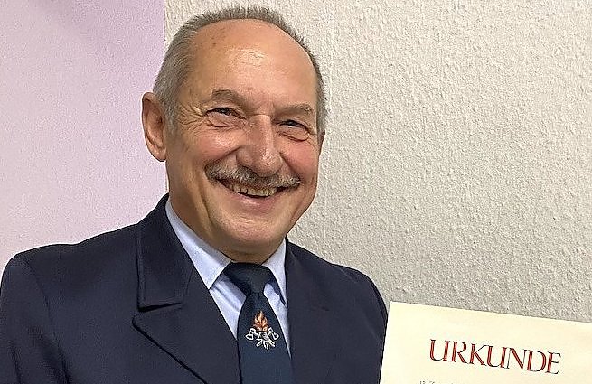 Bild: Otfried Pabst wird 70 und das ganze Dorf gratuliert