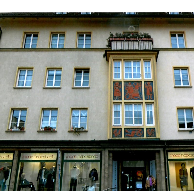 Bild: Erker mit Kunst in der Kranichstra&szlig;e, entstanden 1957