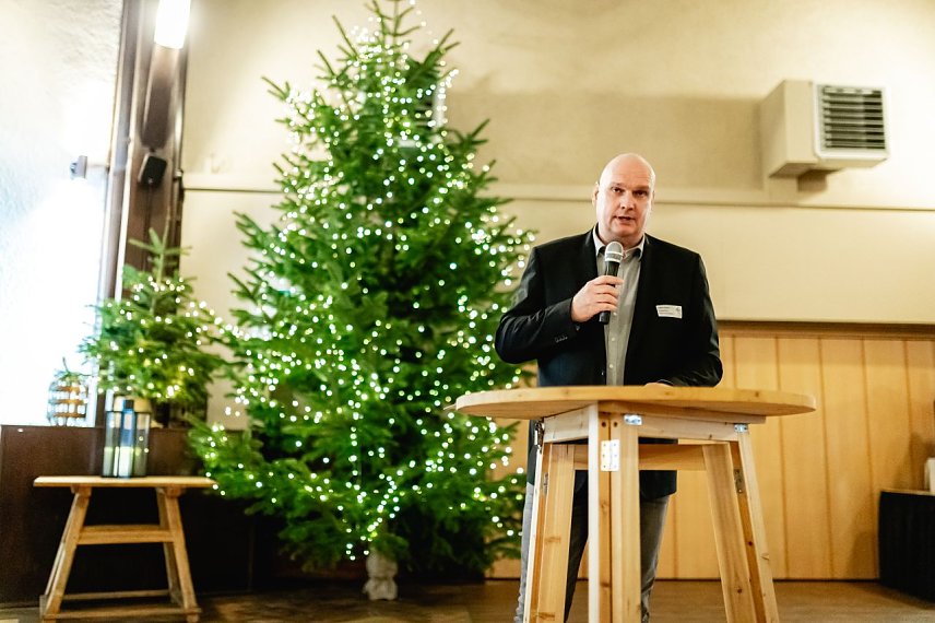 Bild: B&uuml;rgermeister der Stadt Sondershausen Steffen Grimm bei der Weihnachtsfeier des NUV