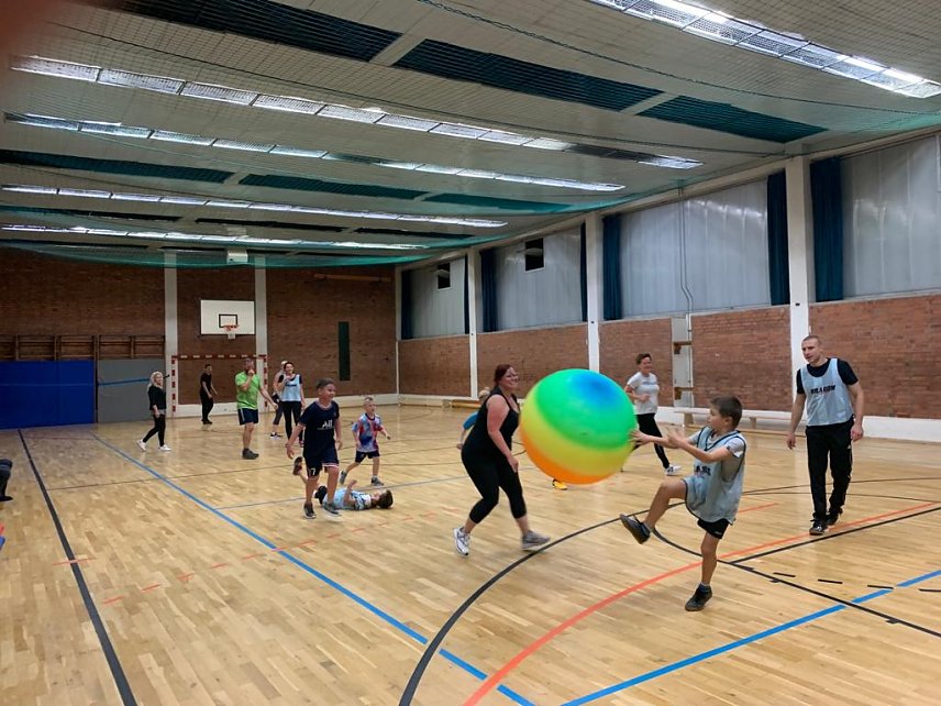 Bild: Eltern Kind Spiele 