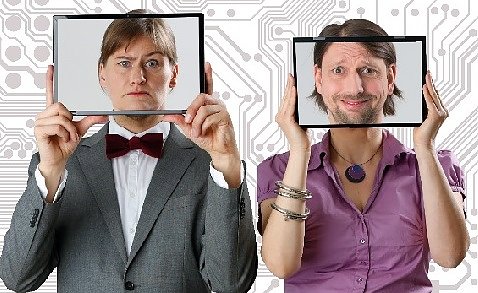 Bild: Das Kabarett Weltkritik kommt in die Traditionsbrennerei