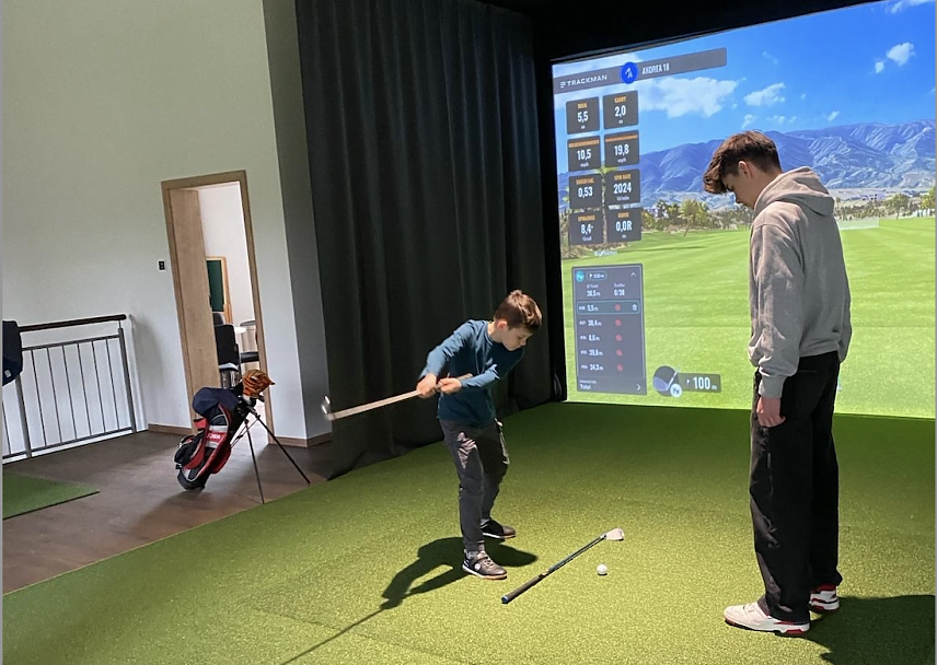 Bild: Ferienspiele auf dem virtuellem Golfplatz
