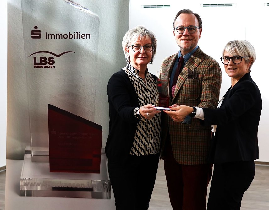 Bild: Die Kreissparkasse Nordhausen wurde mit dem Immobilien-Award 2023 f&uuml;r kompetente Beratung und umfassenden Service ausgezeichnet