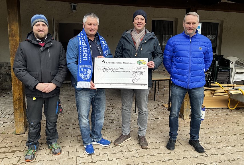 Bild: Gro&szlig;z&uuml;gige Spende f&uuml;r die Flutopfer in Windehausen
