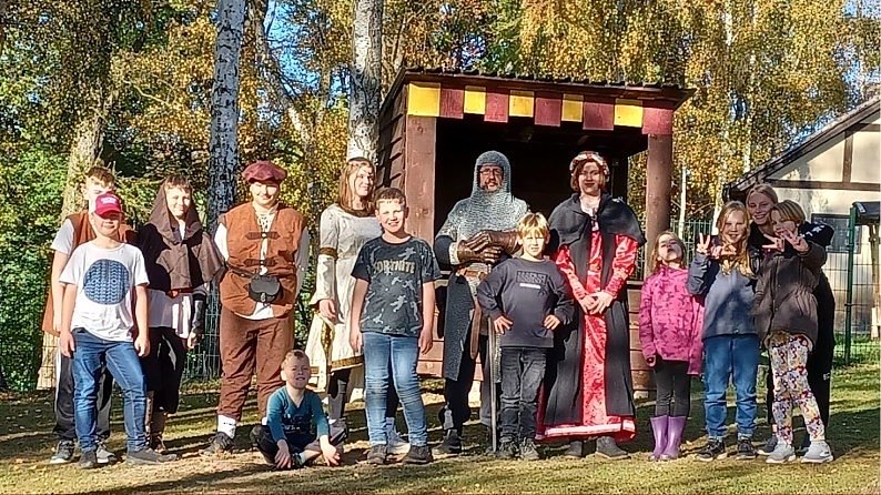 Bild: Ritter Ron mit Gefolge