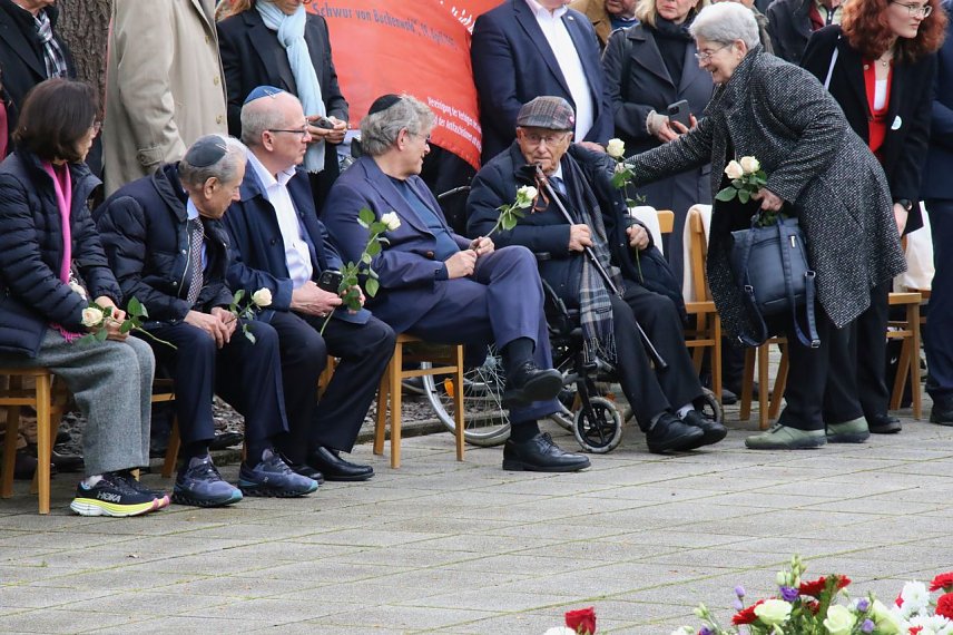 Bild: Nur zwei &Uuml;berlebende der "H&ouml;lle von Dora" konnte man in diesem Jahr zum Gedenken in Nordhausen begr&uuml;&szlig;en, zum 80. Jahrestag im kommenden Jahr hofft man, das es noch einmal mehr werden