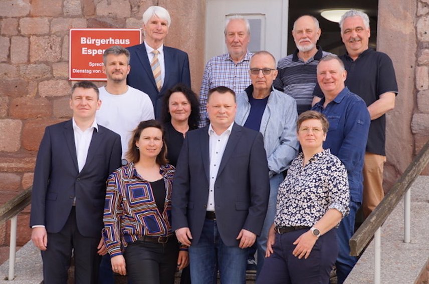 Bild: Kandidatinnen und Kandidaten der CDU Bad Frankenhausen stellen sich der Kommunalwahl 2024 (Foto vorne rechts) Silvana Sch&auml;fer Ortsvorsitzende 