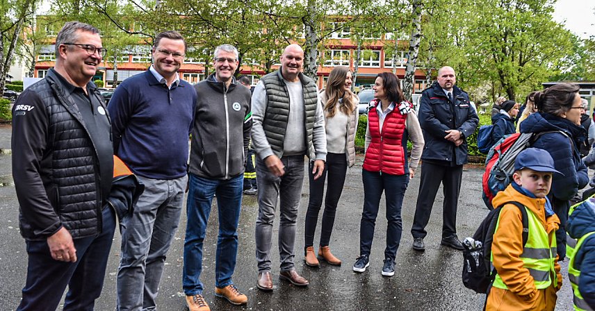 Bild: Hoher Besuch aus Politik und Wirtschaft beim 2. Nordth&uuml;ringer Erste Hilfe Wettbewerb des Jugendrotkreuzes in Sondershausen 