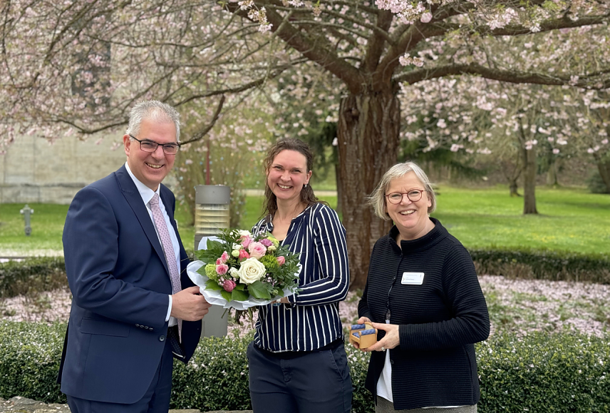 Bild: v.l.: Dr. Gregor Bett, Nicole Kahl, Dr. med. Dietlind Klaus 