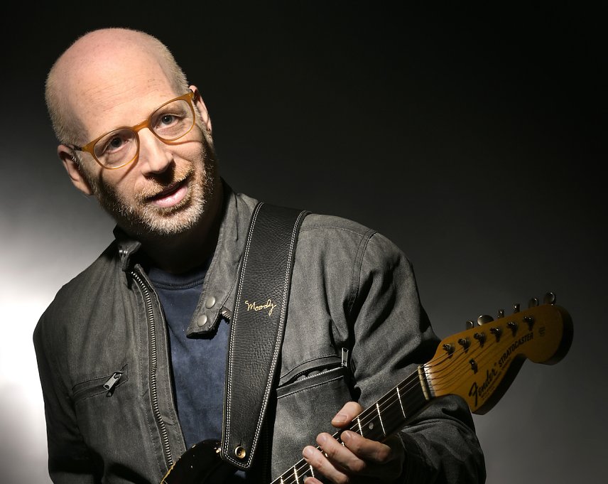 Bild: Der virtuose Gitarrist Oz Noy 